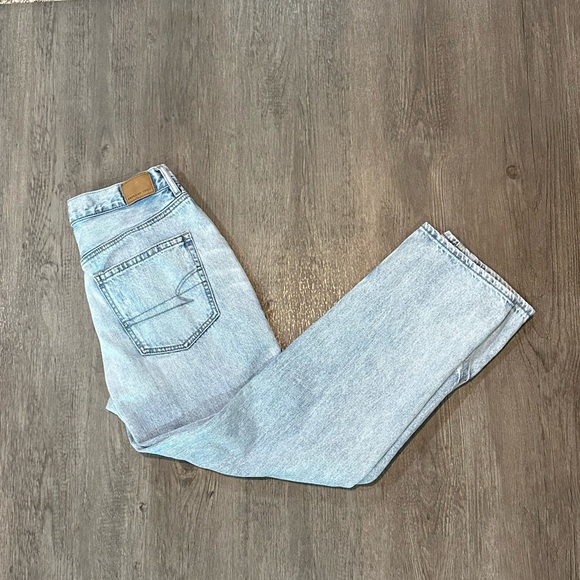 Women’s American Eagle Jeans - Picture 2 of 6